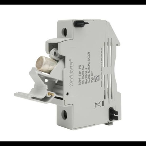 FUSE AND FUSE HOLDER 32A